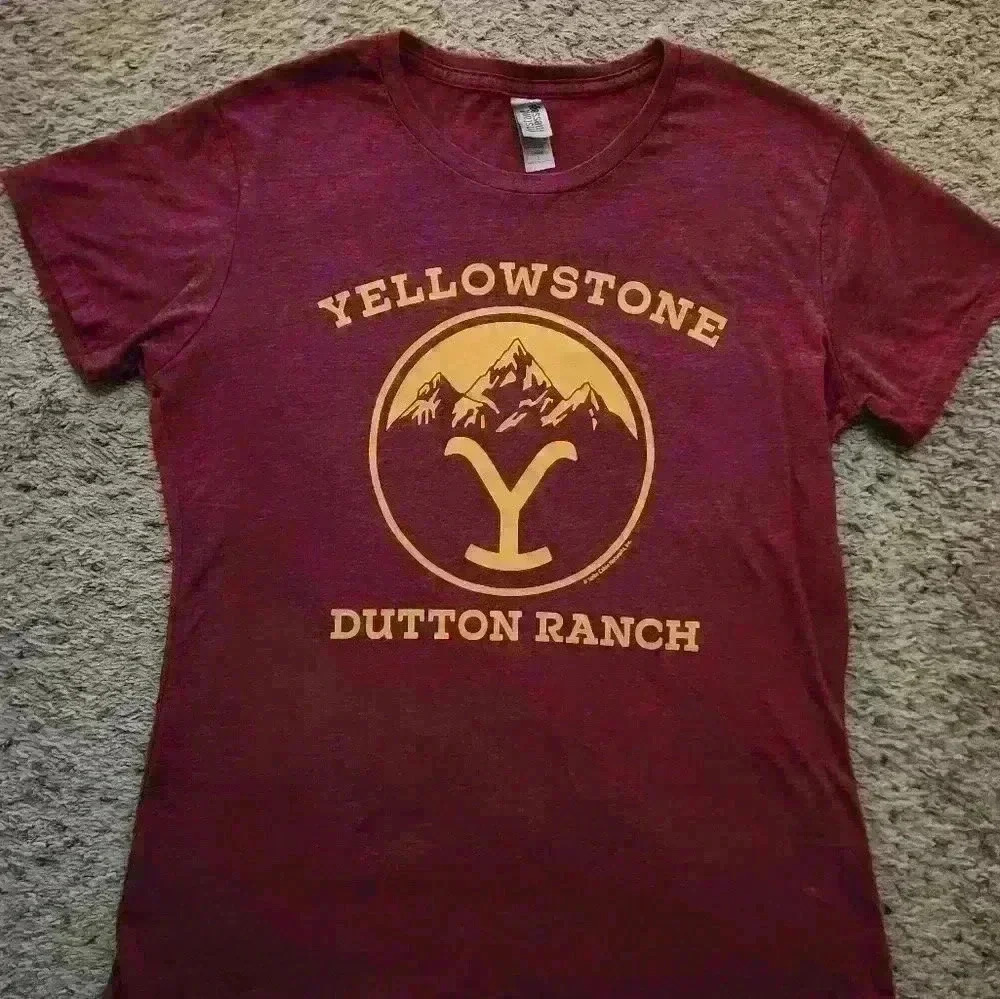 NWOT Women's  Yellowstone Dunton Ranch short sleeve, burgundy  t-shirt